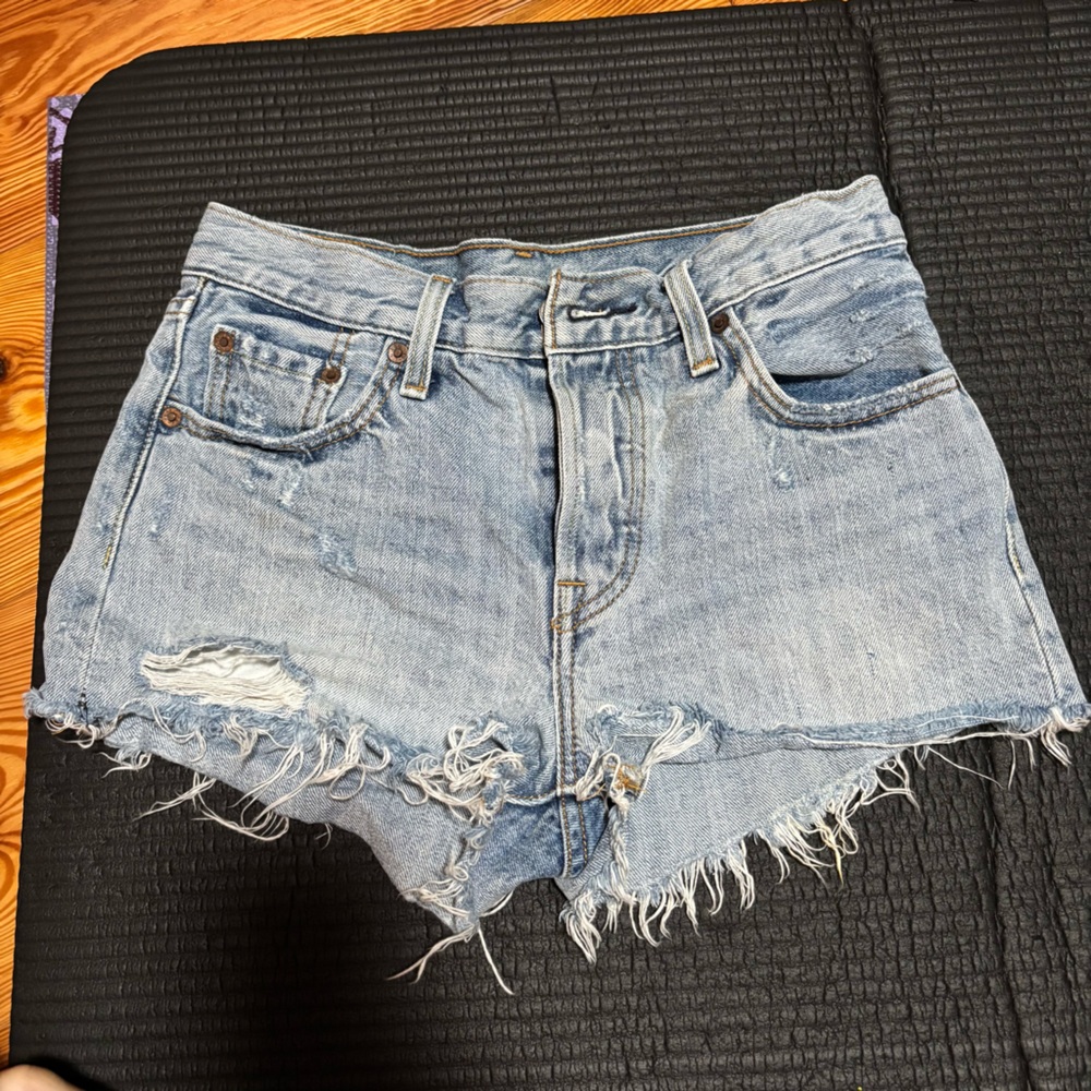 Levi’s 501 distressed cropped denim short